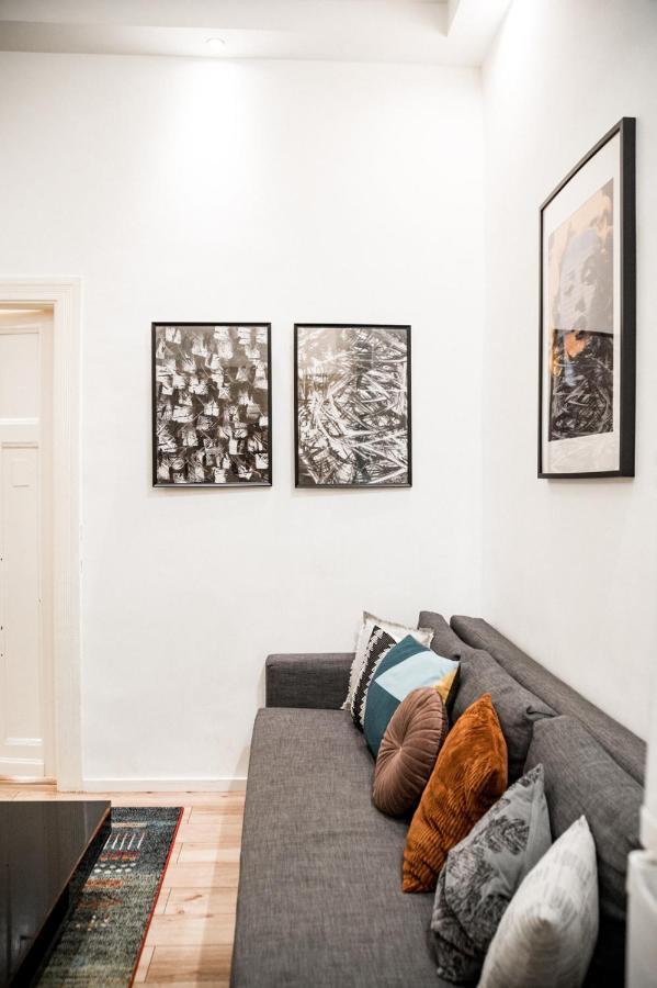 Stylish And Spacious ! Central Location Kazincy Netflix Budapest Exterior foto